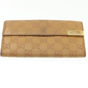 Authentic Gucci wallet. Smoke free and pet free ho